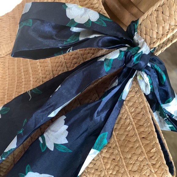 Draper James Scarf Rattan Bag - Picture 4 of 4